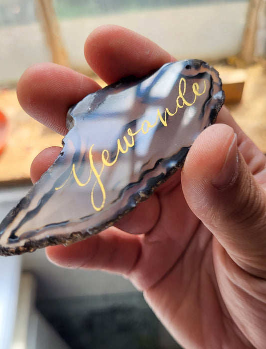 Agate Place Cards - Black Agate Slice Wedding place names - Gold Agate name cards - Agate Calligraphy - Placemats - Agate Place Settings