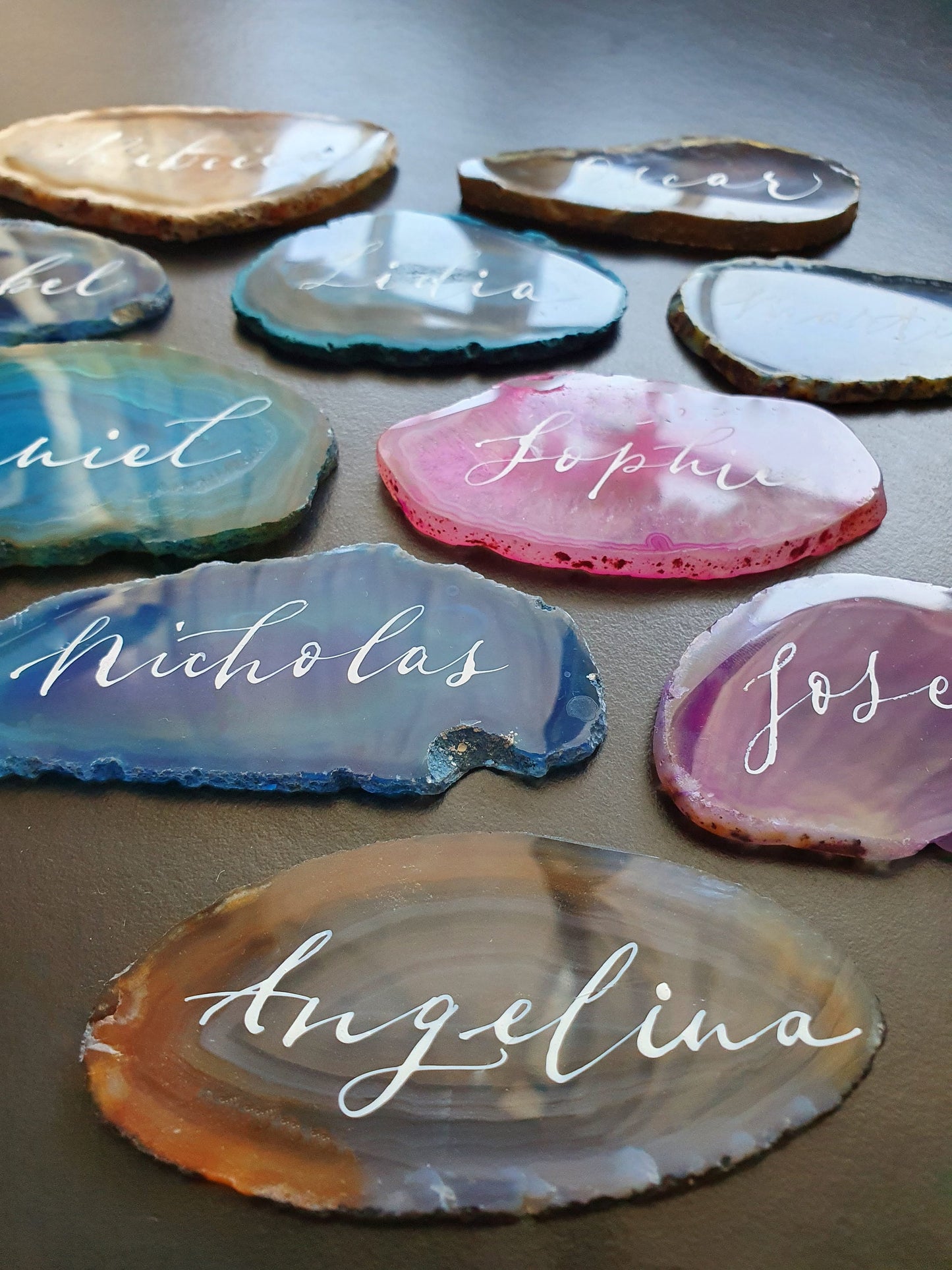 Purple Agate Place Cards - Agate Slice Wedding place names - Agate Place cards - Agate Calligraphy - Agate Placemats - Agate Place Settings