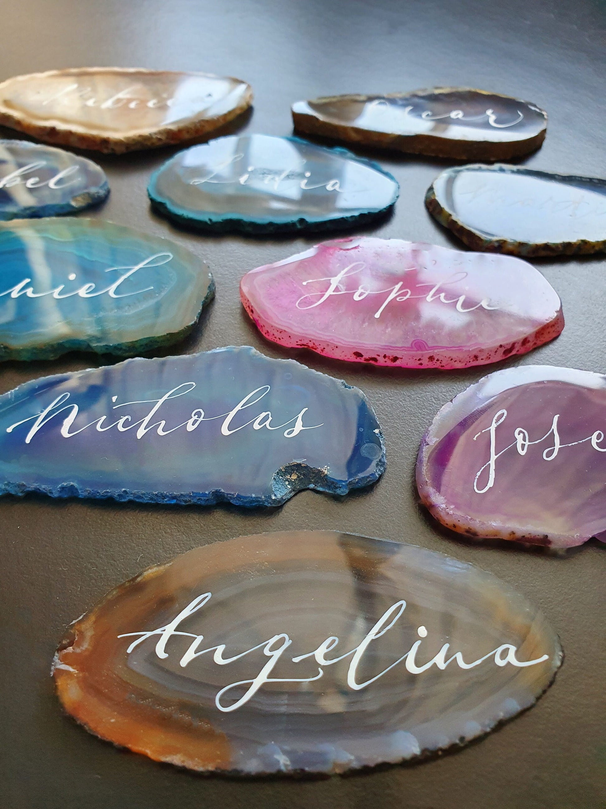 Pink Agate Place Cards - Agate Slice Wedding place names - Agate Place cards - Agate Calligraphy - Agate Placemats - Agate Place Settings