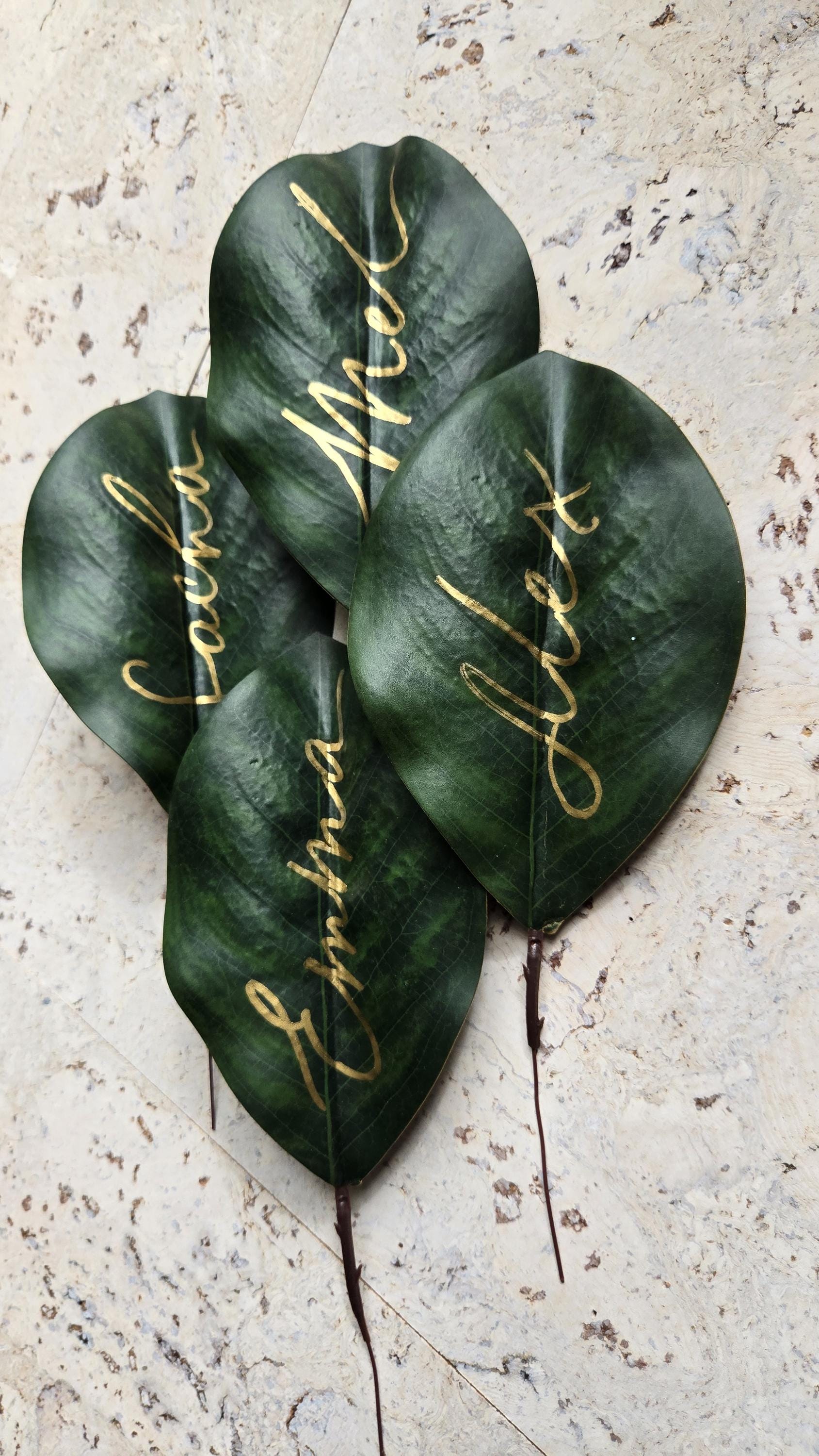 Personalised gold leaf place cards - Wedding leaf place name - Calligraphy Placement cards faux leaf - Handwritten leaves