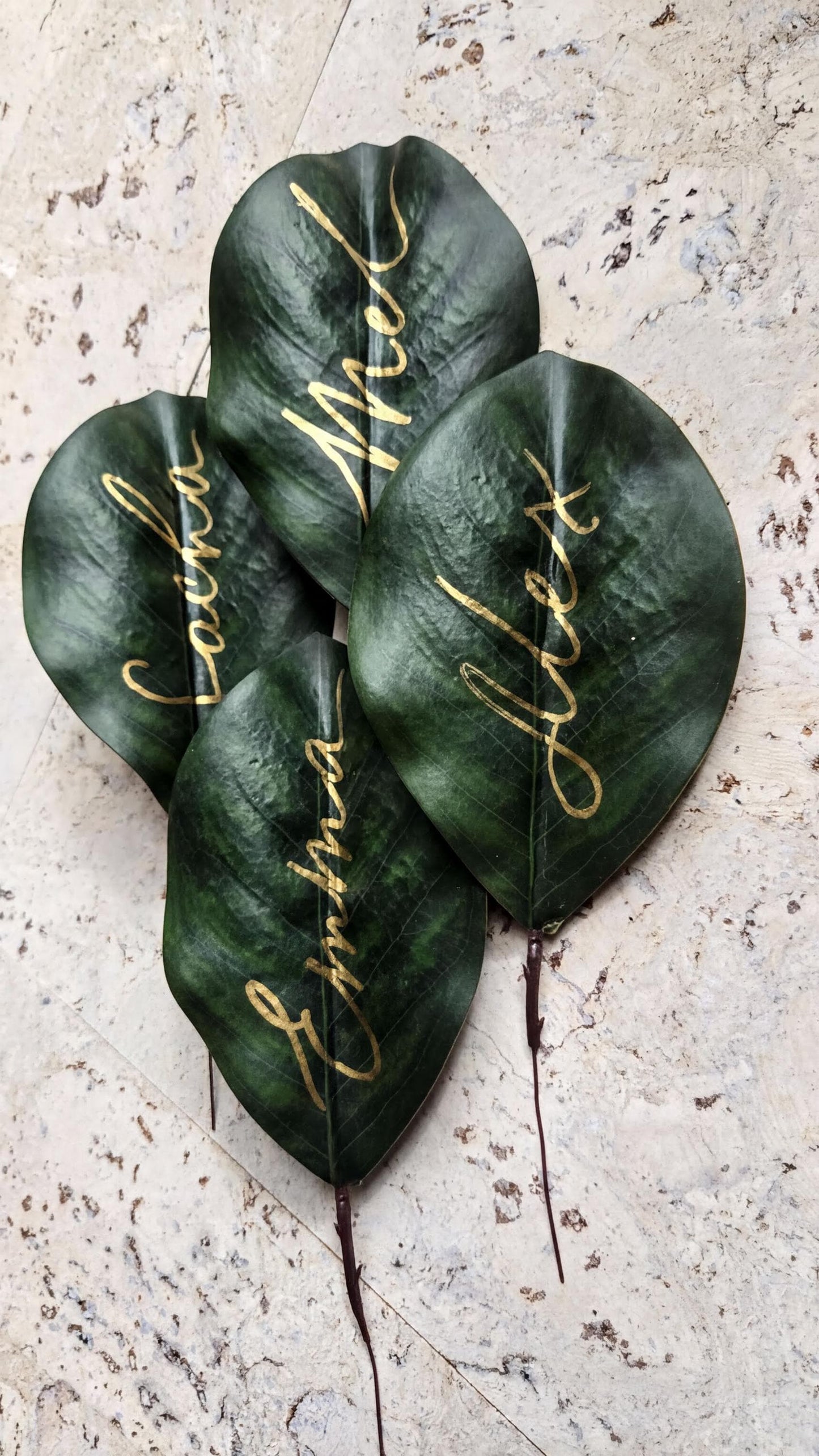 Personalised gold leaf place cards - Wedding leaf place name - Calligraphy Placement cards faux leaf - Handwritten leaves
